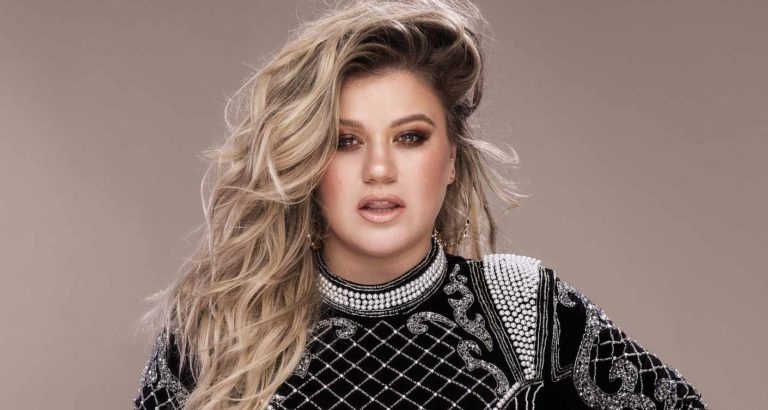 Diskussion um Kelly Clarkson: Ist ein Klaps auf den Po ...